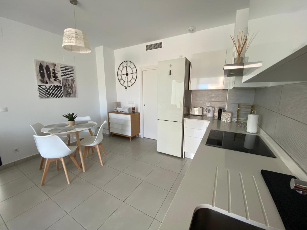 Ii - Sea & Pool View Apartment